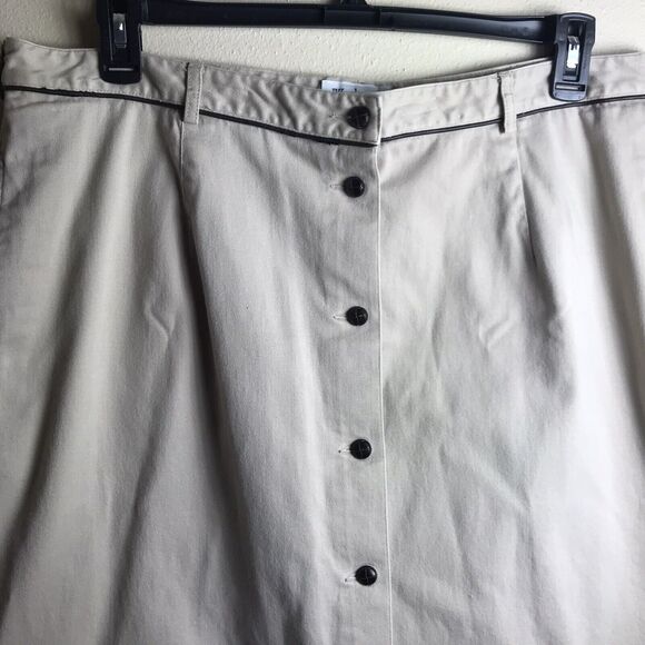 Vtg Westbound Women's Khaki Midi Pencil Skirt With Leather Covered Buttons 20W - Picture 3 of 13